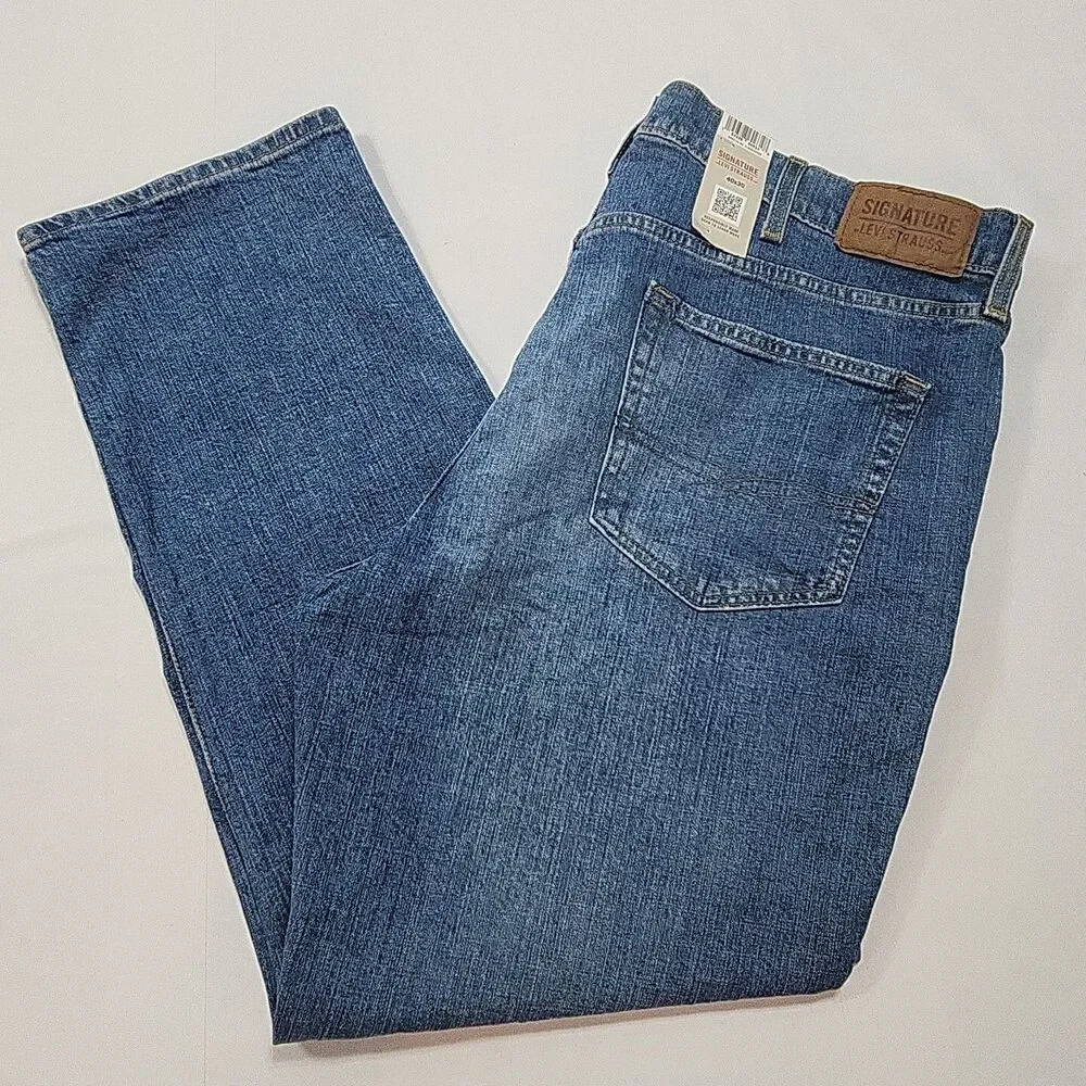 Levi's Strauss Signature Jeans Athletic Fit Size 40 x 30 Medium Wash Blue Denim